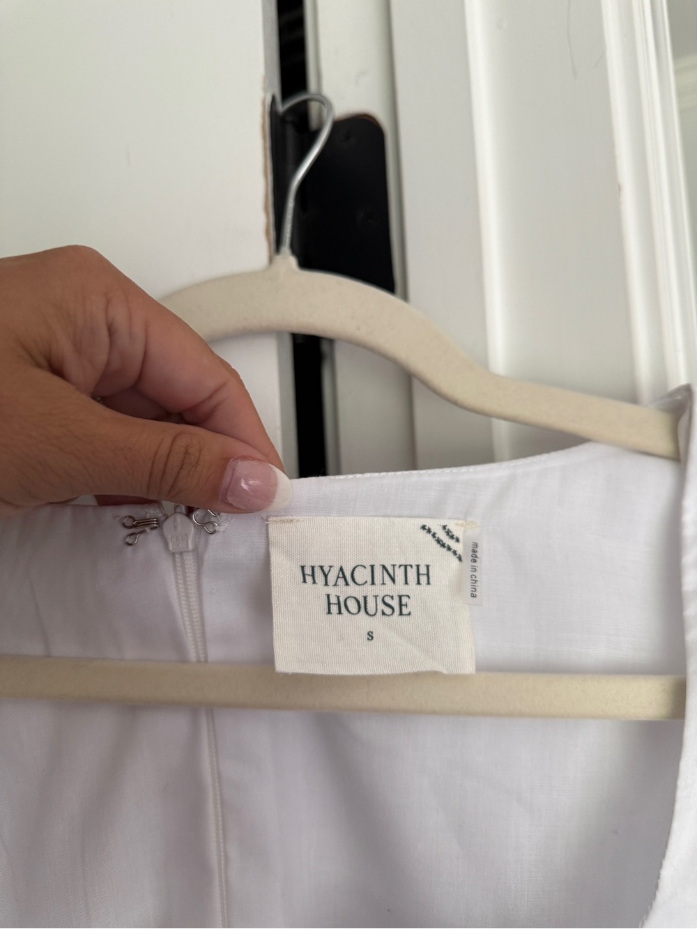 Hyacinth House White Clemons Long Sleeve Puff Blouse Tuckernuck Top - Picture 3 of 5